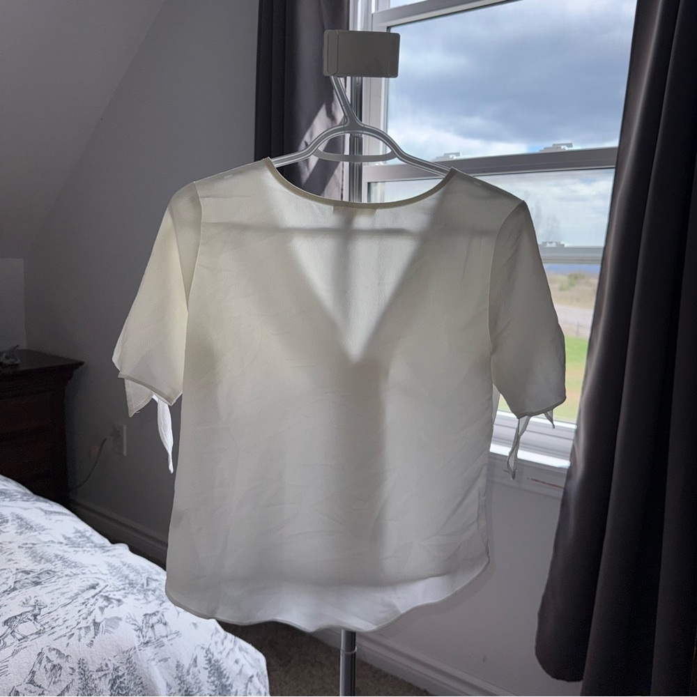 Lightweight White V-Neck Button Front Women’s Top - Picture 2 of 10